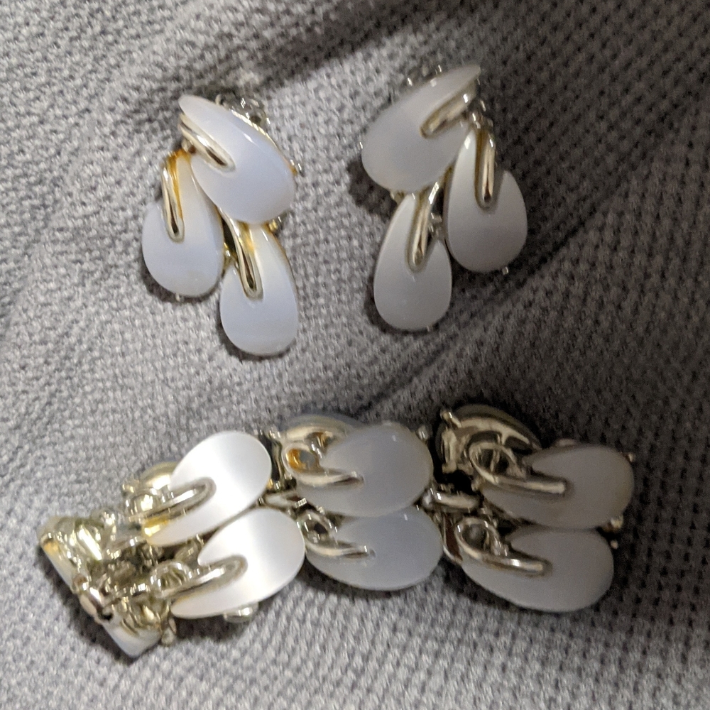Silver & White Bracelet & Earrings Set
